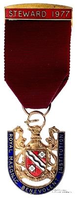 Знак RMBI 1977. STEWARD ROYAL MASONIC BENEVOLENT INST. – Королевский Масонский Благотворительный институт